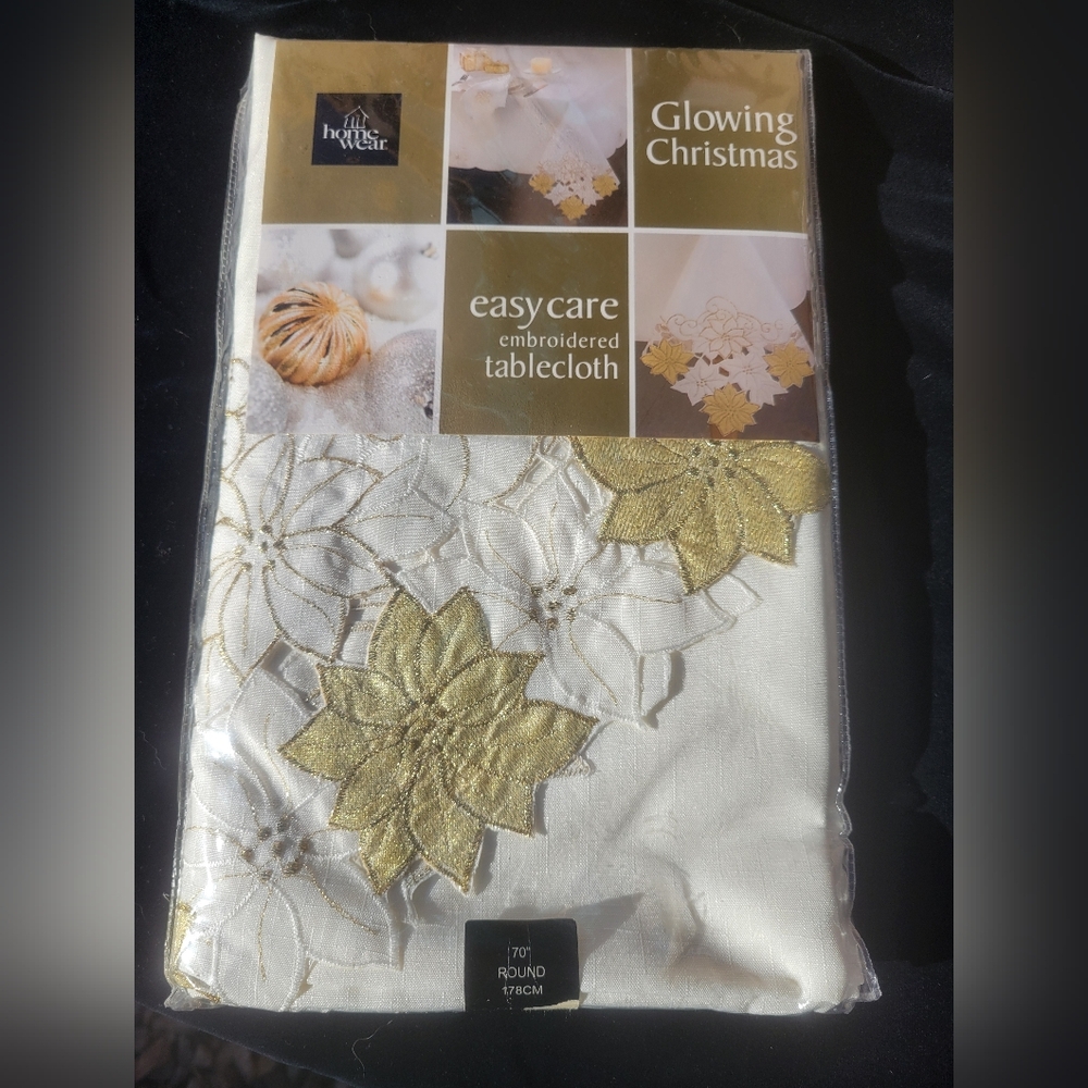 Round Gold Poinsettia White Tablecloth